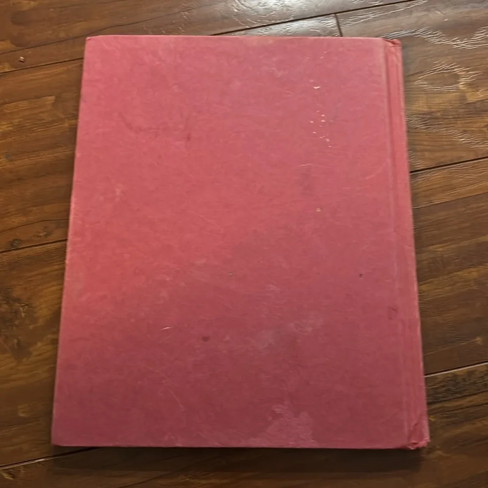 Little Bo: The Story of Bonnie Boadicea red hardcover book‎